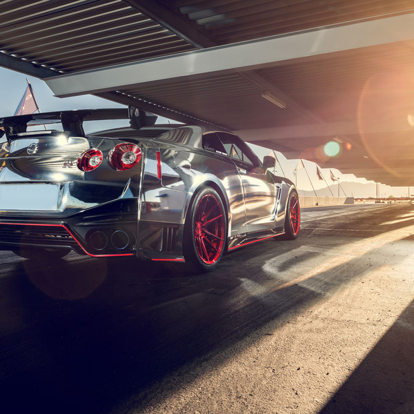 Shiny Chrome Nissan GT-R Nismo - Photo by Rohana Wheels