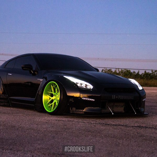 Liberty Walk Custom Body Kit on Black Nissan GT-R - Photo by Jimmy Crook