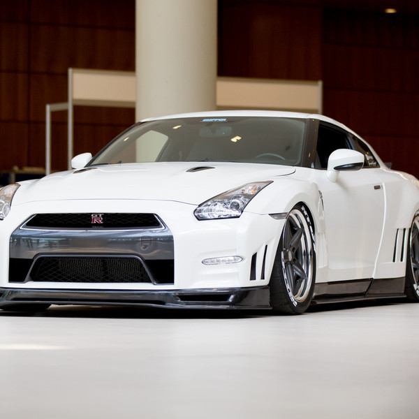 Carbon Fiber Front Lip on White Nissan GT-R - Photo by Vossen