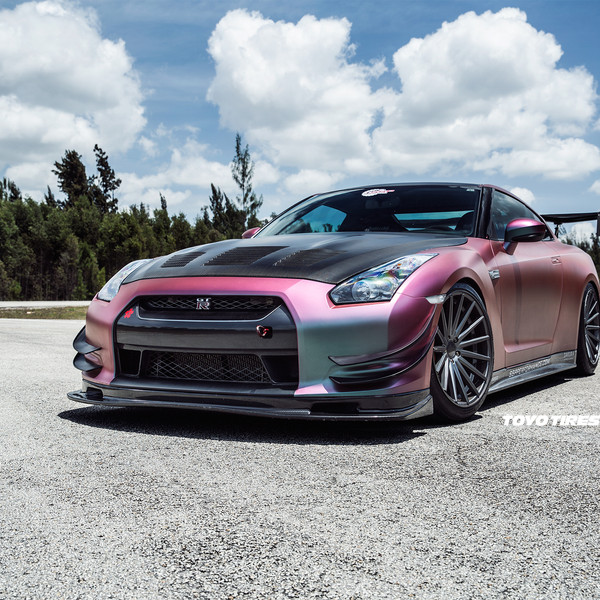Custom Body Kit on Nissan GT-R - Photo by Vossen