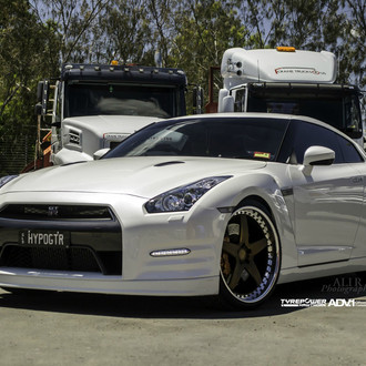 White Pearl Nissan GT-R with Custom Body Kit - Photo by ADV.1