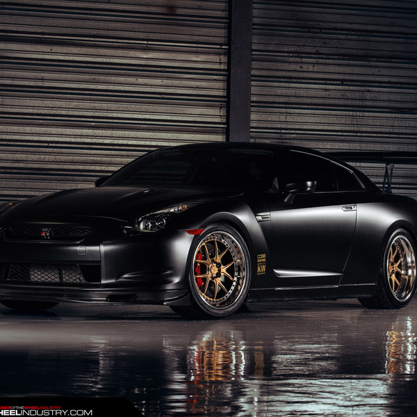 Black Nissan GT-R with Dark Smoke Headlights - Photo by ADV.1