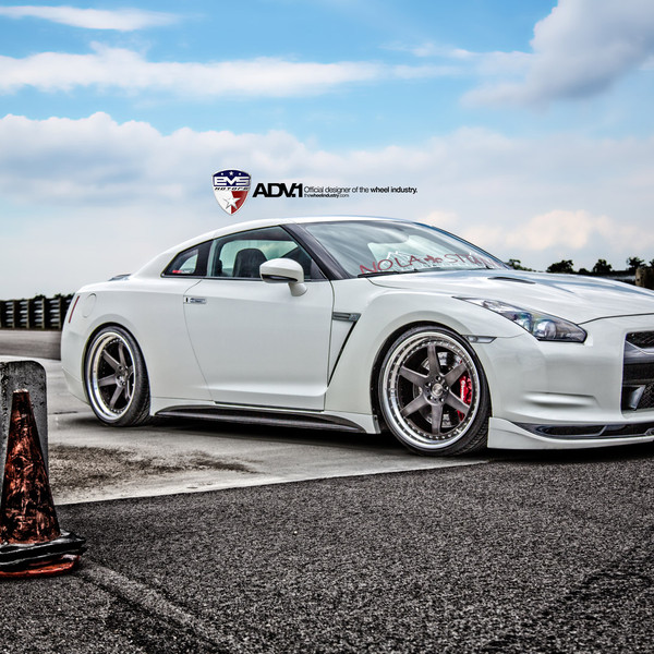 Custom Body Kit on White Nissan GT-R - Photo by ADV.1