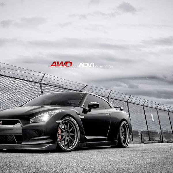 Black Nissan GT-R with Aftermarket Projector Headlights - Photo by ADV.1
