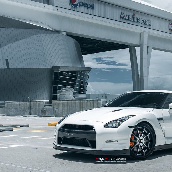 Custom Body Kit on White Nissan GT-R - Photo by Vellano