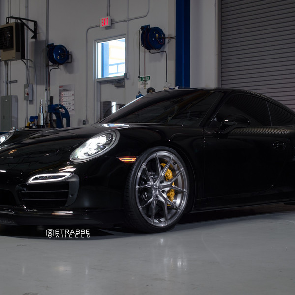 Crystal Clear Headlights on Black Porsche 911 - Photo by Strasse Forged