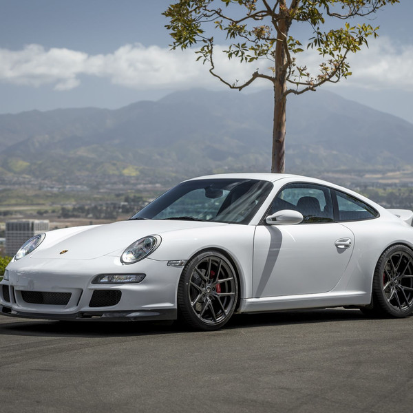 White Porsche 911 with Crystal Clear Headlights - Photo by Vorstiner