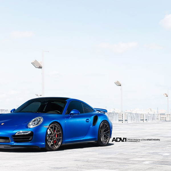 Blue Porsche 911 with Crystal Clear Headlights - Photo by ADV.1
