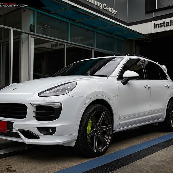 Black Billet Grille on White Porsche Cayenne - Photo by ADV.1