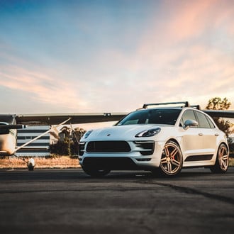 Unexpected Contrasting Exterior Touches that Refresh Exterior of Porsche Macan