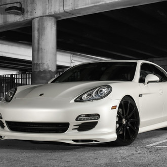 Porsche Panamera With a Fine Stance - Photo by Exclusive Motoring