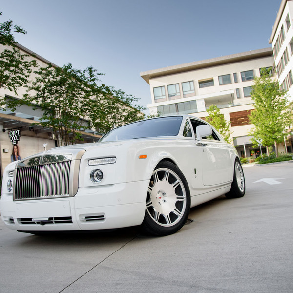 White Rolls Royce Phantom with Chrome Grille - Photo by Vossen