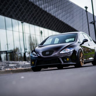 Black Seat Leon Sits Well on JR Rims with Brembo Brakes