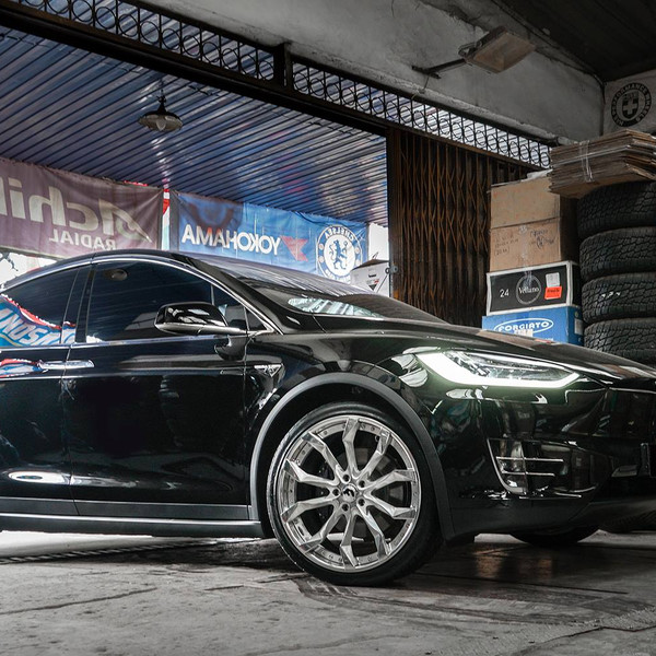 Black Tesla Model X with Custom Front Bumper - Photo by Forgiato