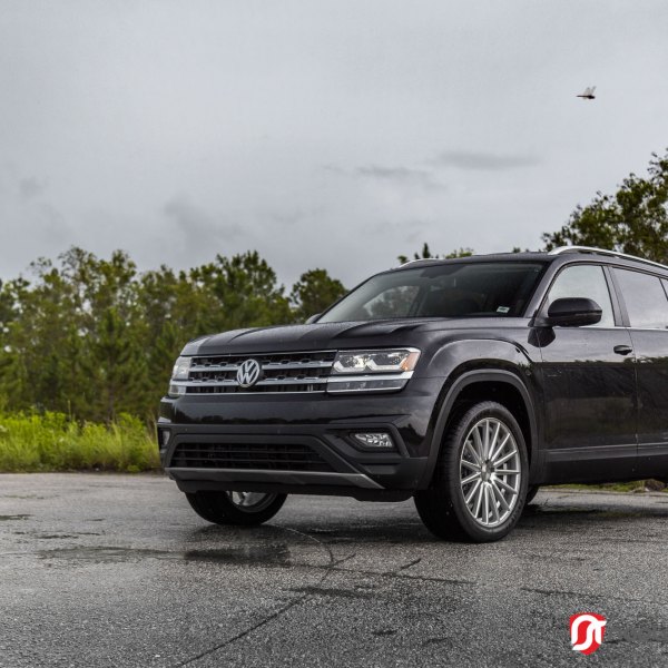 Black VW Atlas with Custom Grille - Photo by Vossen