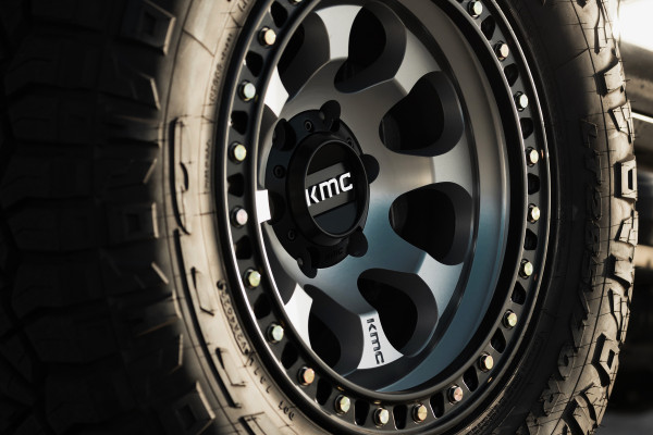 KMC® KM550 RIOT Wheels - Machined with Satin Black Lip Rims