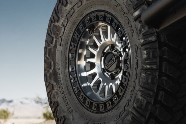 KMC® KM552 IMS Wheels - Machined with Matte Black Lip Rims