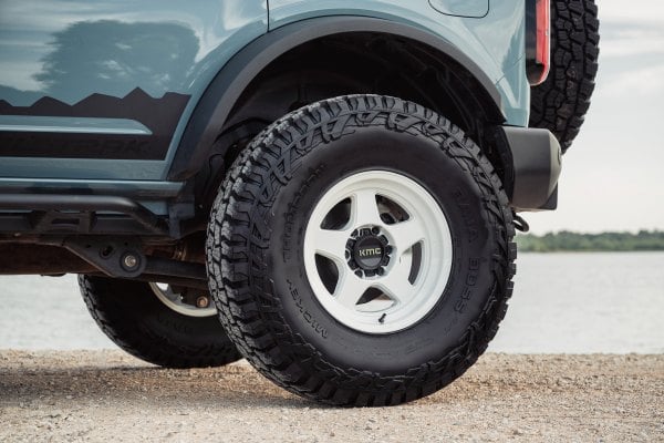 KMC® KM728 LOBO Wheels - Gloss White Rims - KM728WX17856818