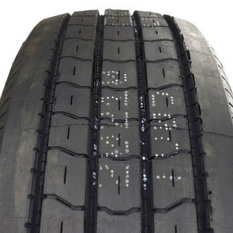 LionsHead® - Goodyear™ Radial Special Tire with Lynx Wheel Set