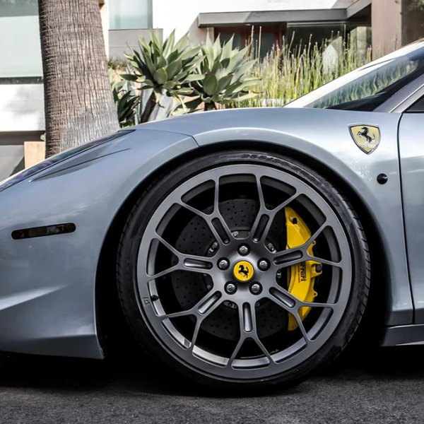 MOTEGI RACING® - MR120 TECHNOMESH S Race Silver on Fearrari 458 Italia - Rear Wheel