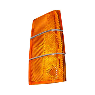 OER® - Passenger Side Replacement Turn Signal/Corner Light