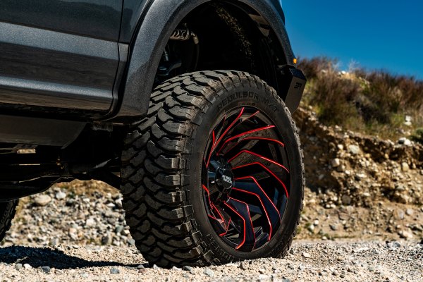 tomo 24インディゴ OFF-ROAD MONSTER® M24 Wheels - Gloss Black with Candy Red