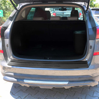 OMAC® - Gloss Black Rear Bumper Sill Cover