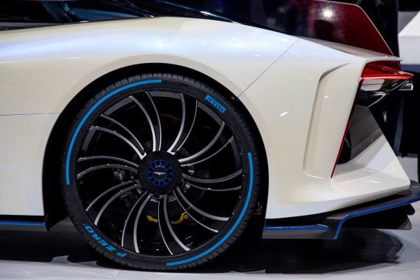 PIRELLI TIRES® 3518300 - P ZERO 255/30ZR19XL 91(Y)