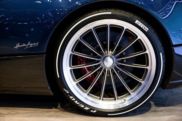 PIRELLI TIRES® 1737900 - P ZERO 305/30ZR19XL 102(Y) PIRELLI TIRES® 1737900 - P ZERO 305/30ZR19XL 102(Y)
