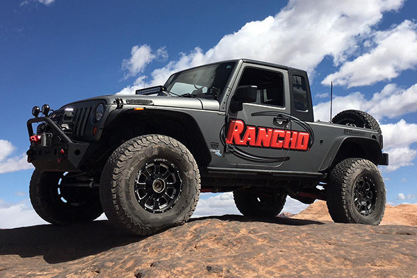 2018 Jeep Buyers Catalog (9.3 MB)