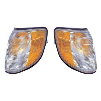 Replace® - Driver and Passenger Side Replacement Turn Signal/Corner Light Set (Standard Line)