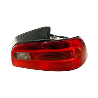 Replacement - Passenger Side Passenger Side Inner Tail Light (Standard Line)