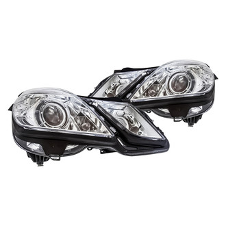 Replacement - Driver and Passenger Side Headlight Set (Standard Line)