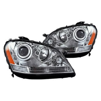 Replacement - Driver and Passenger Side Headlight Set (Standard Line)