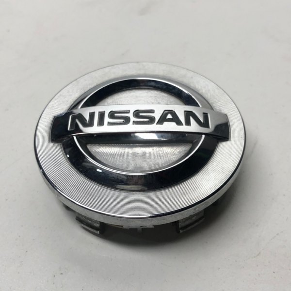 Replikaz® - Silver Wheel Center Cap With Chrome Nissan Logo