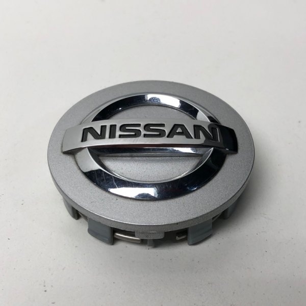 Replikaz® - Silver Wheel Center Cap With Chrome Nissan Logo