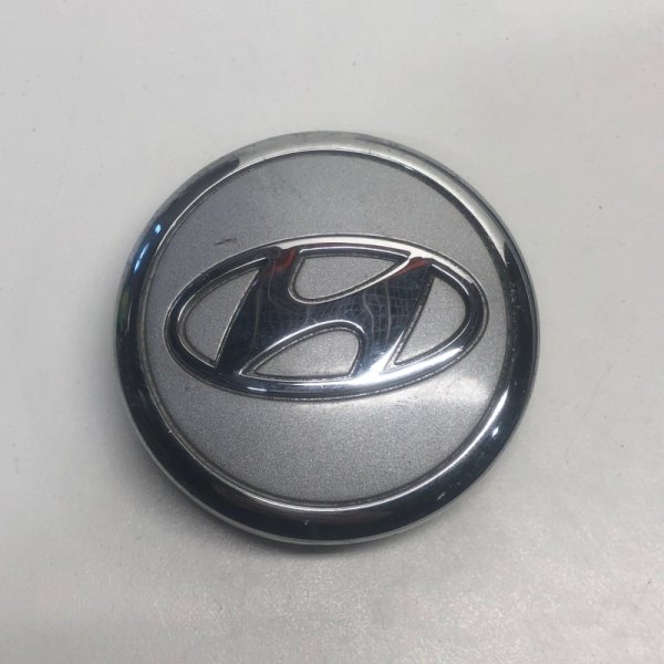 Replikaz® - Silver Wheel Center Cap With Chrome Hyundai Logo - Chrome Lip
