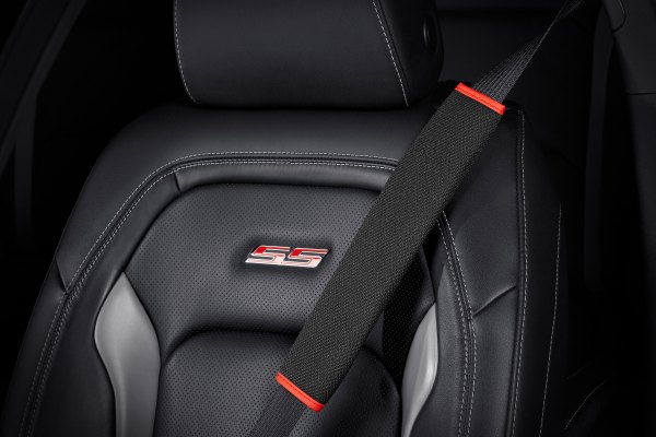 Rixxu™ - Forza Series Black with Red Edge Seat Belt Covers