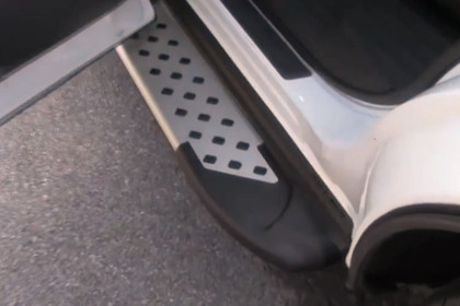 Romik® - 5.5" RAL Series Silver Running Boards Installation Video