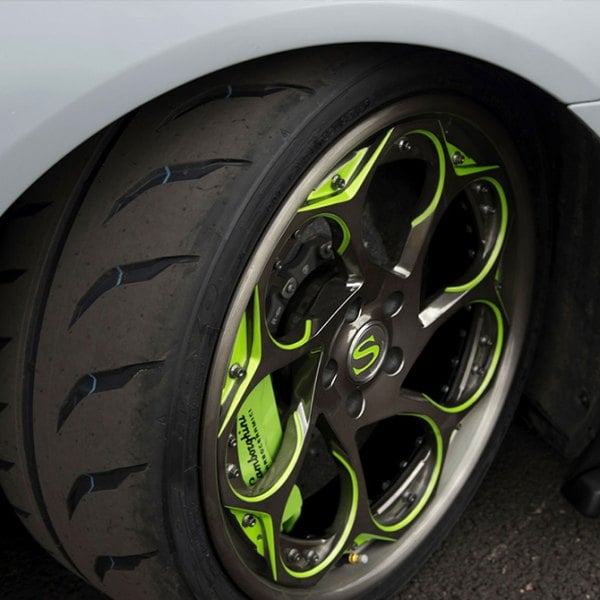 SAVINI® - SV69-I DDT Lime Green Accents on Lamborghini Aventador