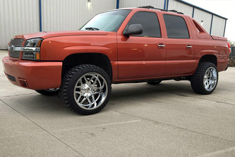 SC16 Chrome on Chevy Avalanche