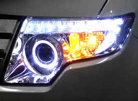 Black Halo Projector Headlight with LED DRL