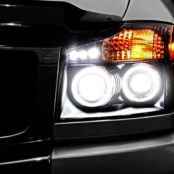 Sylvania® - Replacement Headlight Bulbs on Nissan Titan