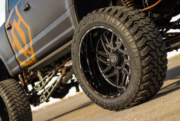 TIS® 544BM Wheels - Gloss Black with Cnc Milled Accents Rims