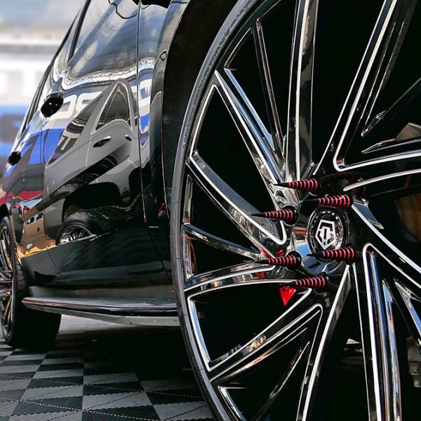 TIS® - 546 Gloss Black with Milled Accents on GMC Yukon