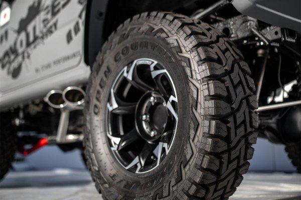 Toyo Open Country 195/80R15 シエラ JB74 All-Terrain Tires | Off-Road & On-Road Performance | Toyo