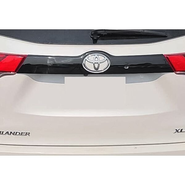 Trim Illusion® - Gloss Black Tailgate Trim Cover