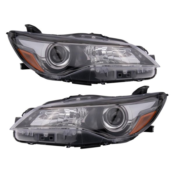 TRQ® - Black/Chrome Factory Style With Projector Headlights