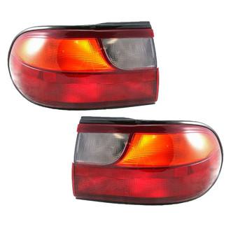 TRQ® LTA74995 - Driver Side Replacement Tail Lights