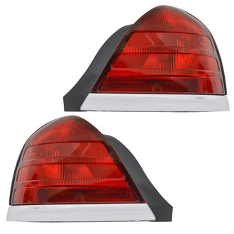 TRQ® - Driver Side Replacement Tail Lights